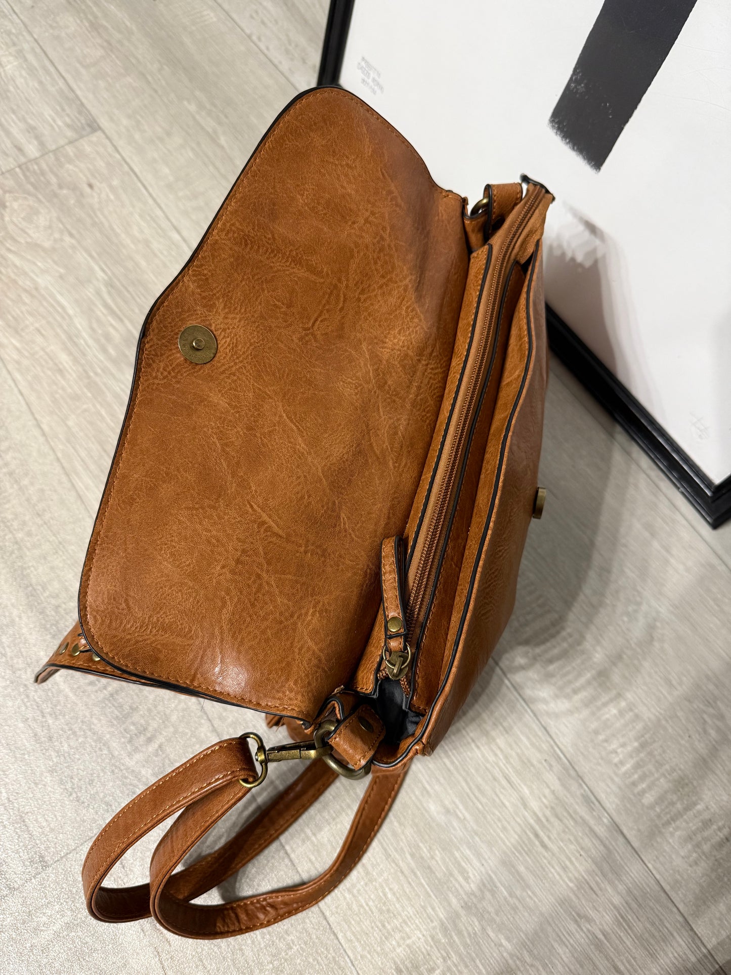 Maxi Pochette profilo borchie