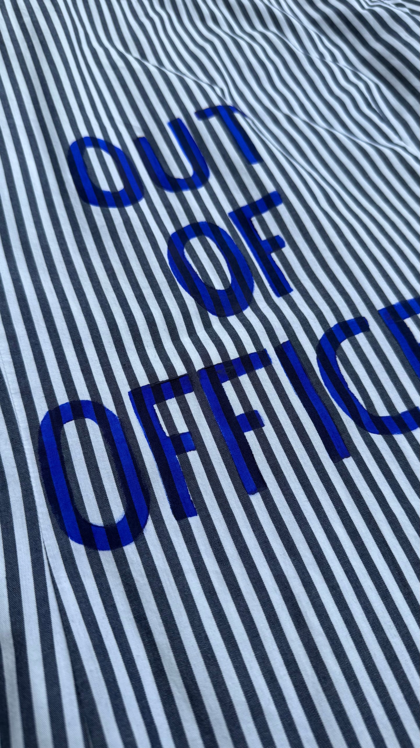 Camicia righe “OUT OF OFFICE” tg.M