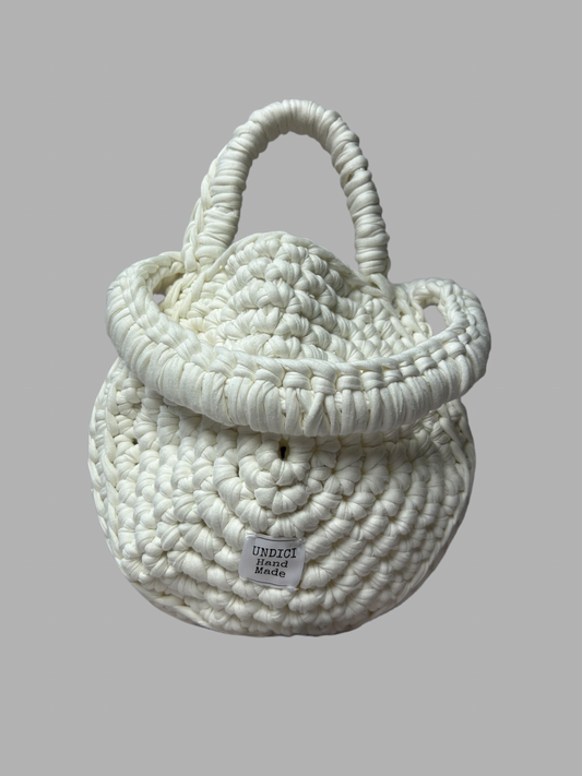 Round crochet white bag