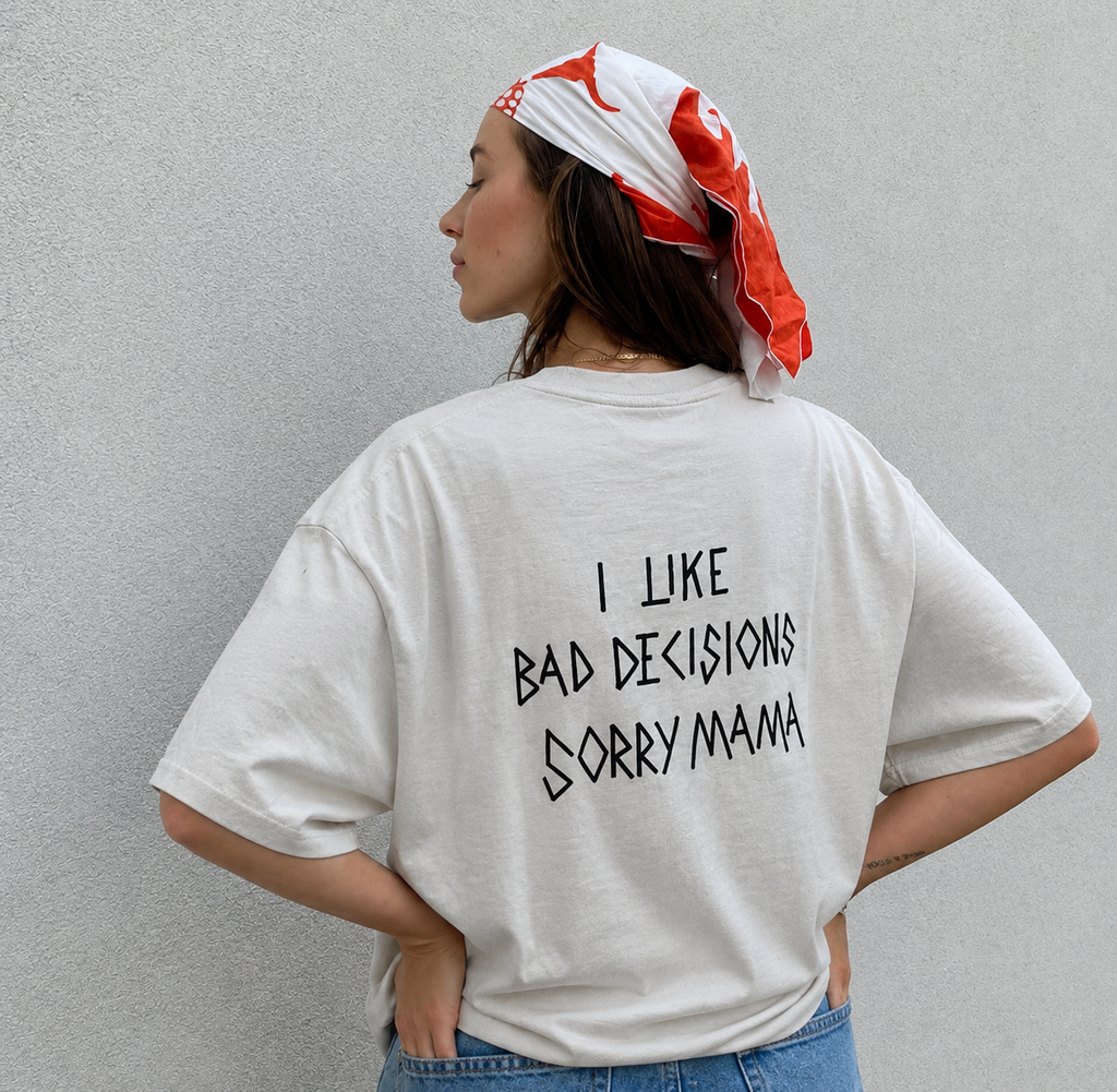 T-shirt scritta ‘sorry mama’ handprinted