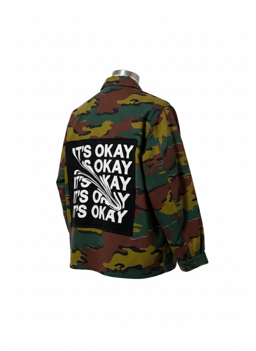 Giacca militare ‘It’s okay’ upcycling
