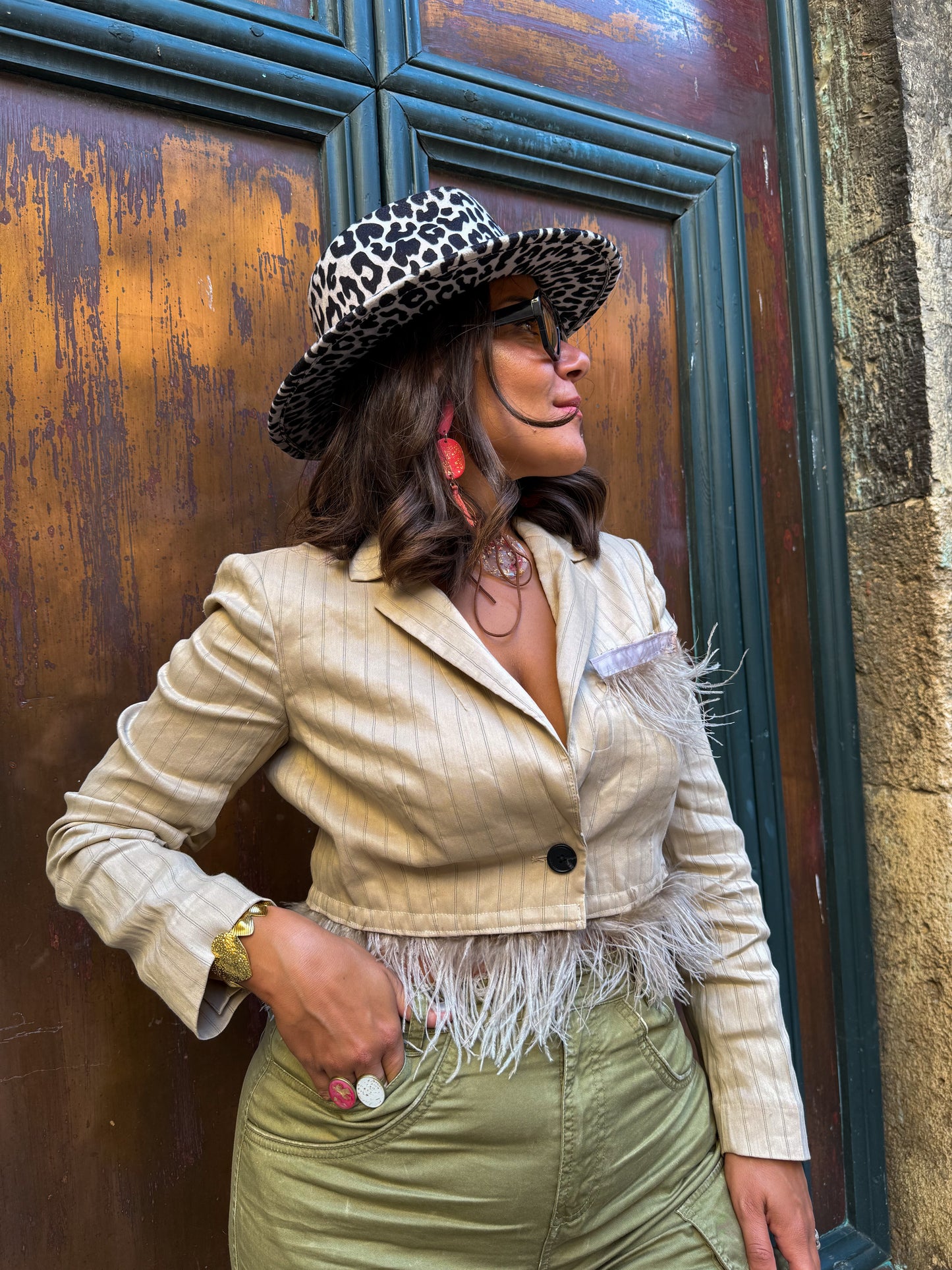 Blazer gessato cropped piume handmade