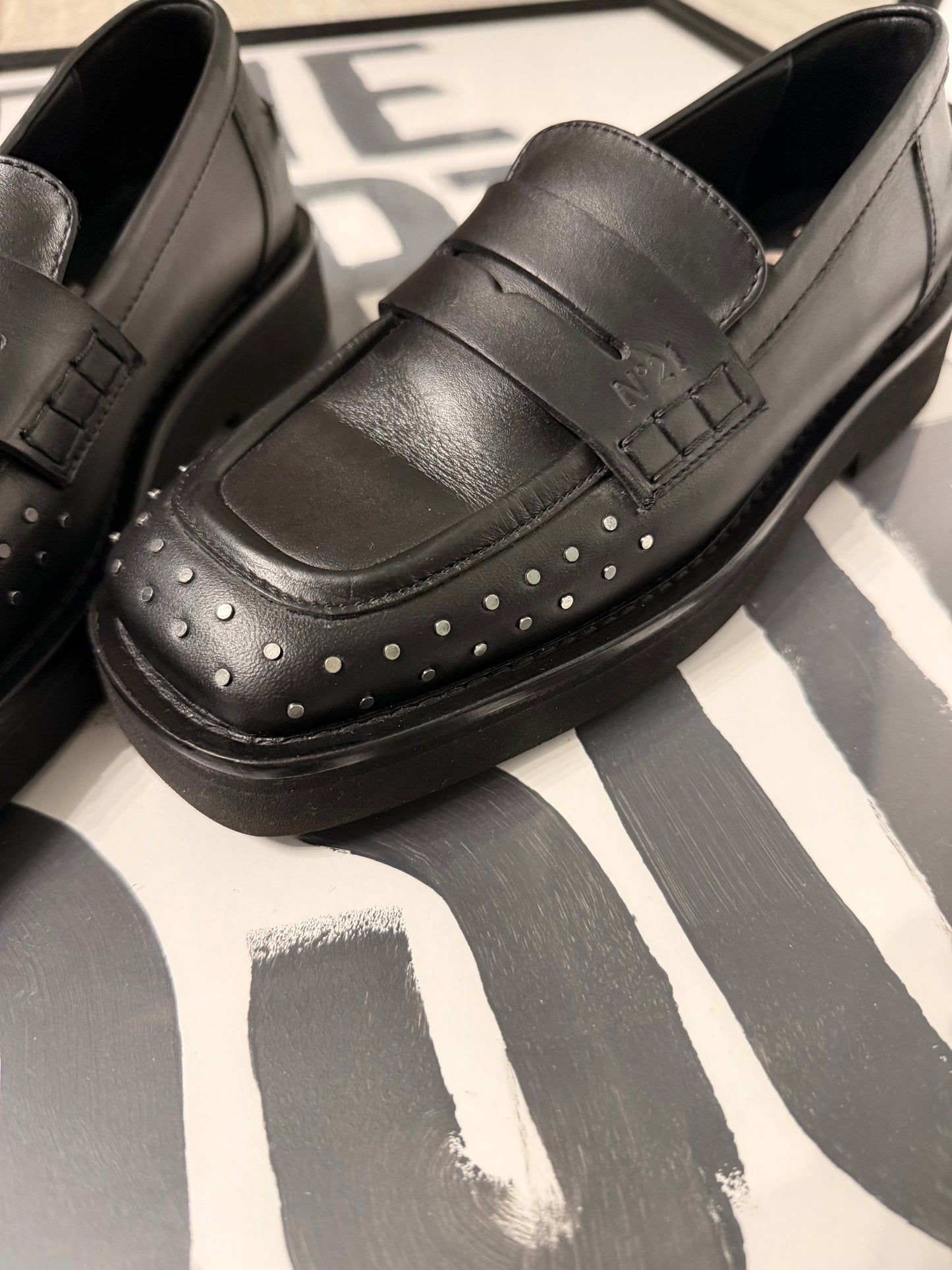 Mocassino punta quadrata borchie N°21 in pelle