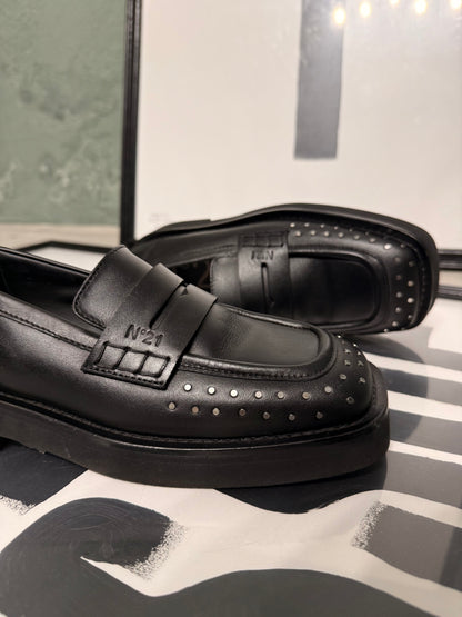 Mocassino punta quadrata borchie N°21 in pelle