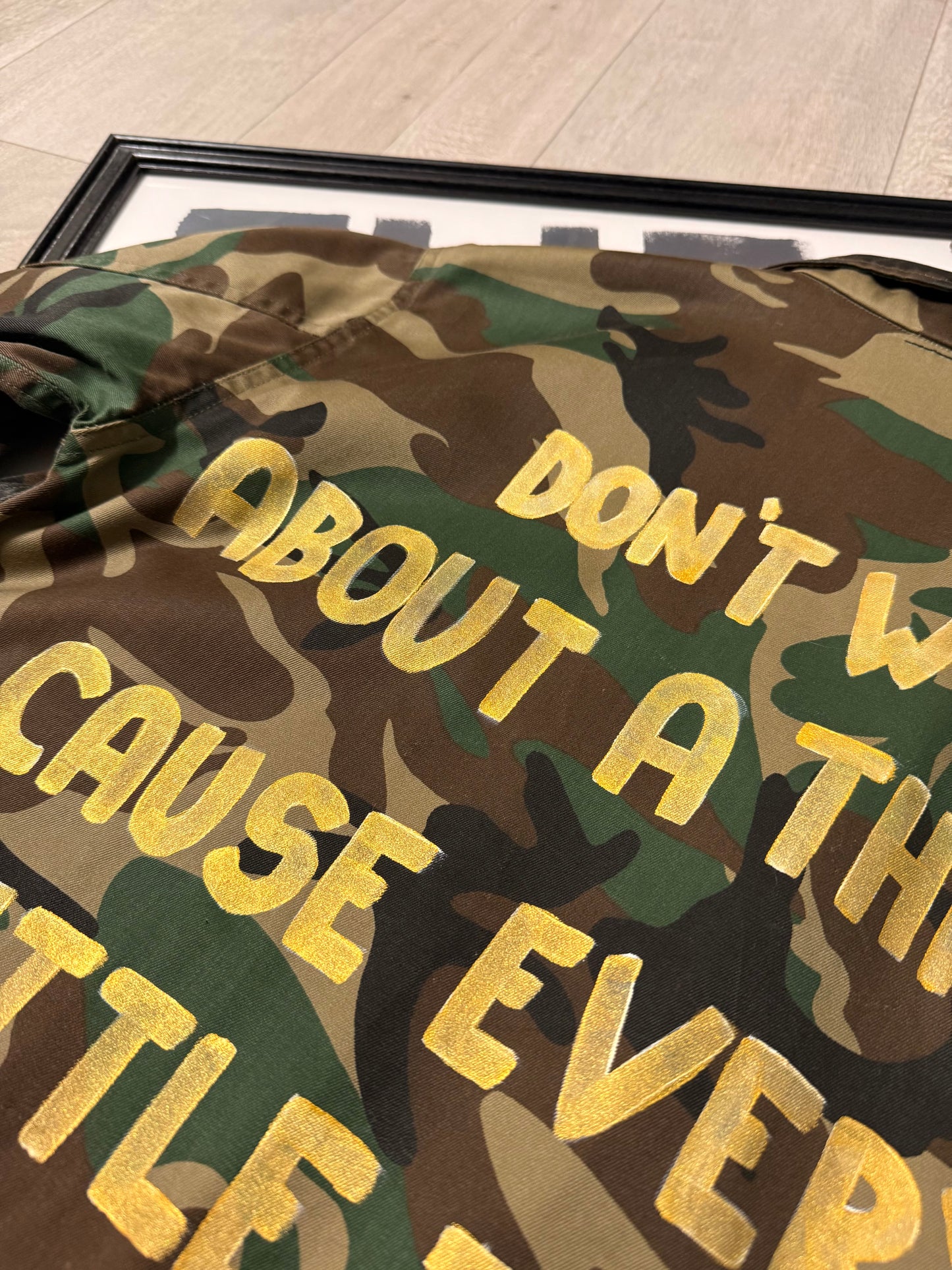 Giacca militare ‘Gonna be alright’ gold
