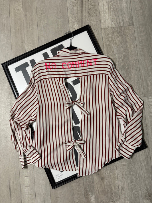Camicia righe fiocco ‘NO COMMENT’