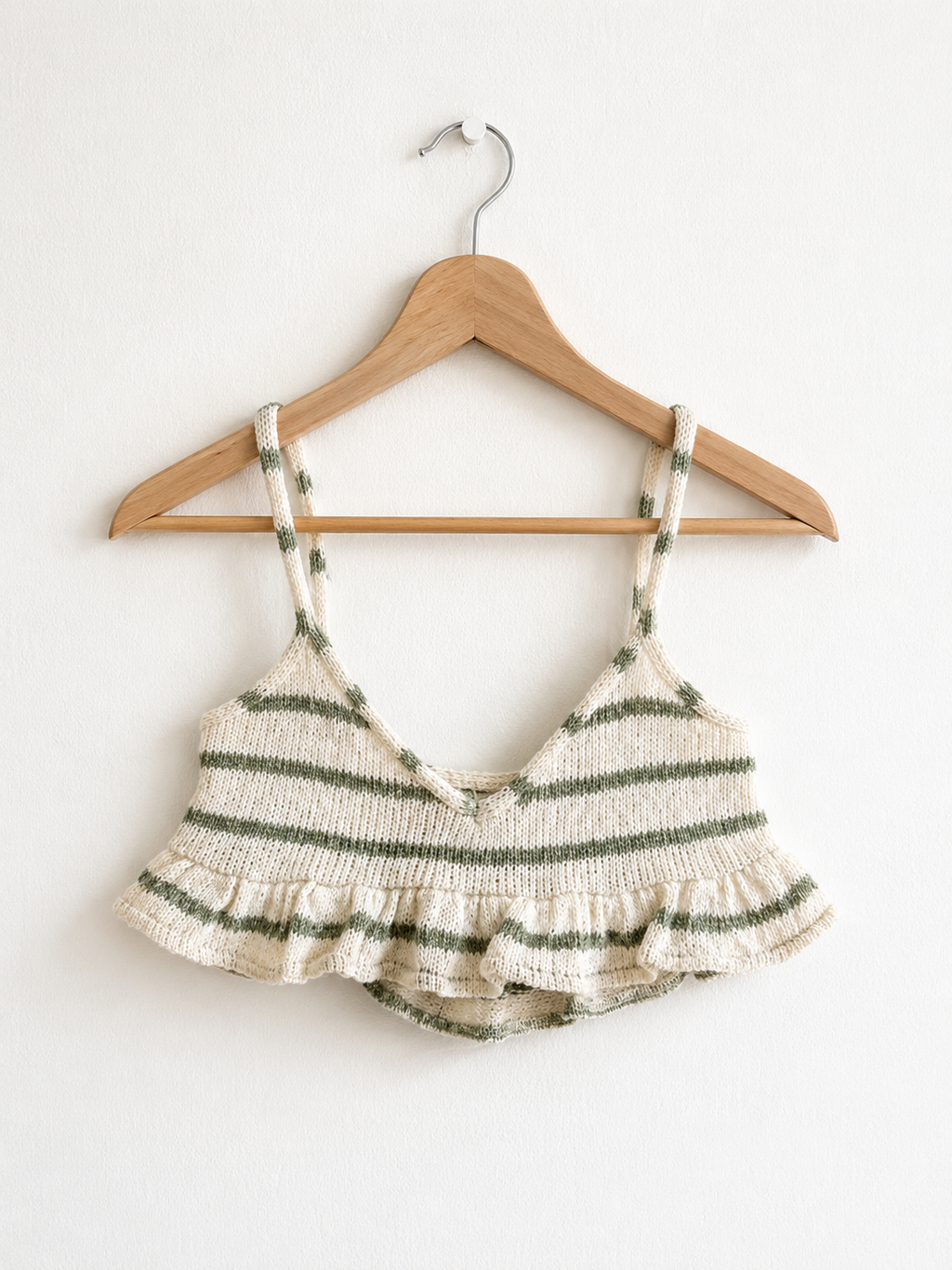 Top righe uncinetto rouches