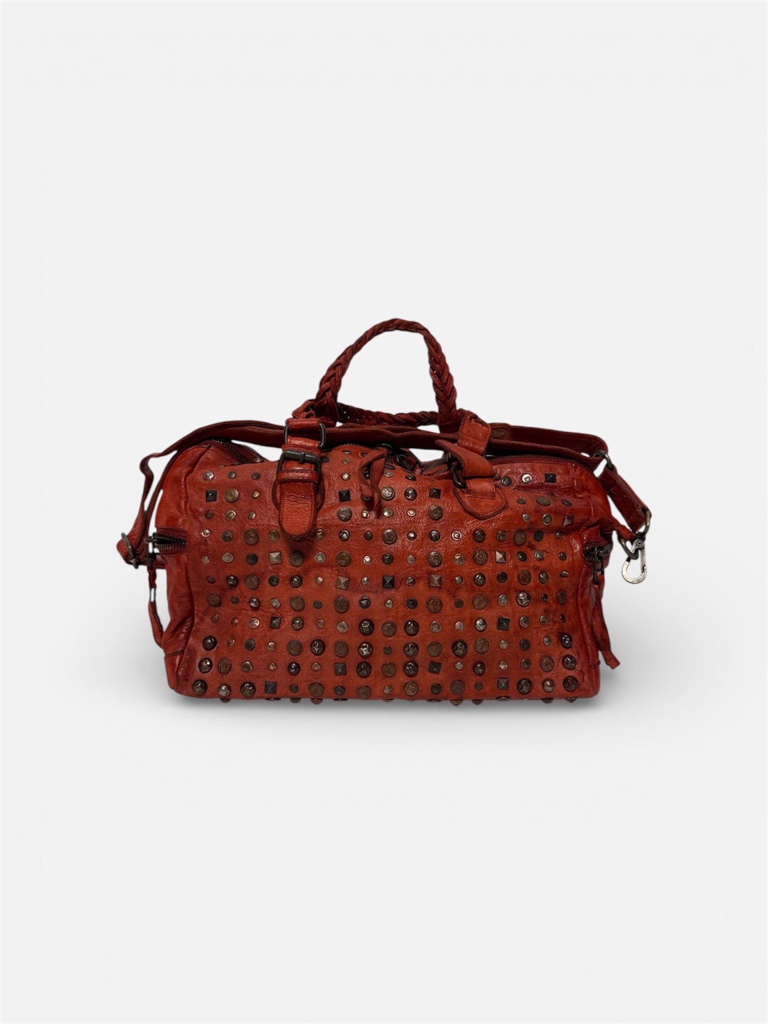 Bauletto in pelle e borchie con tracolla