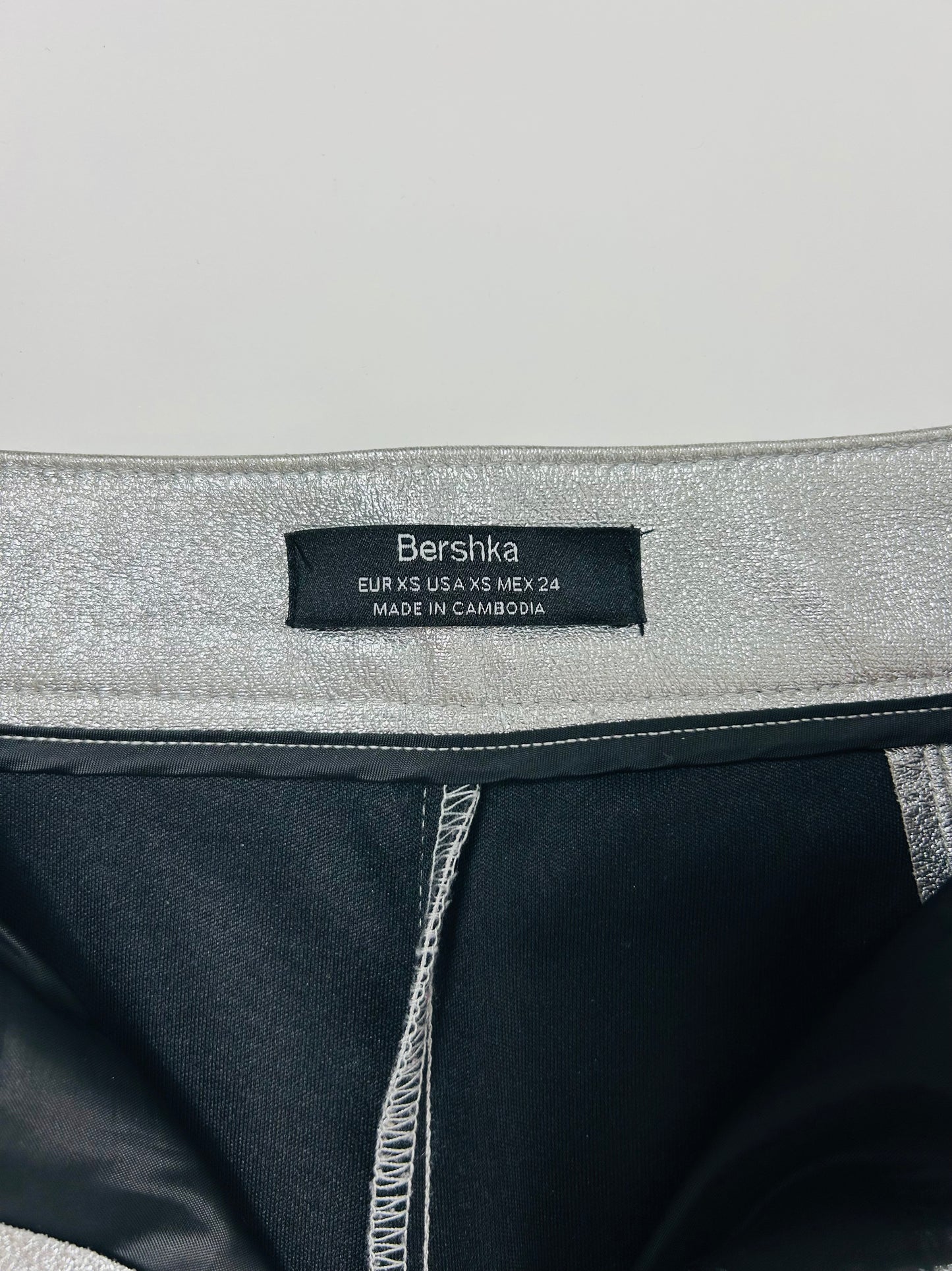 Pantalone cropped laminato Bershka tg.XS