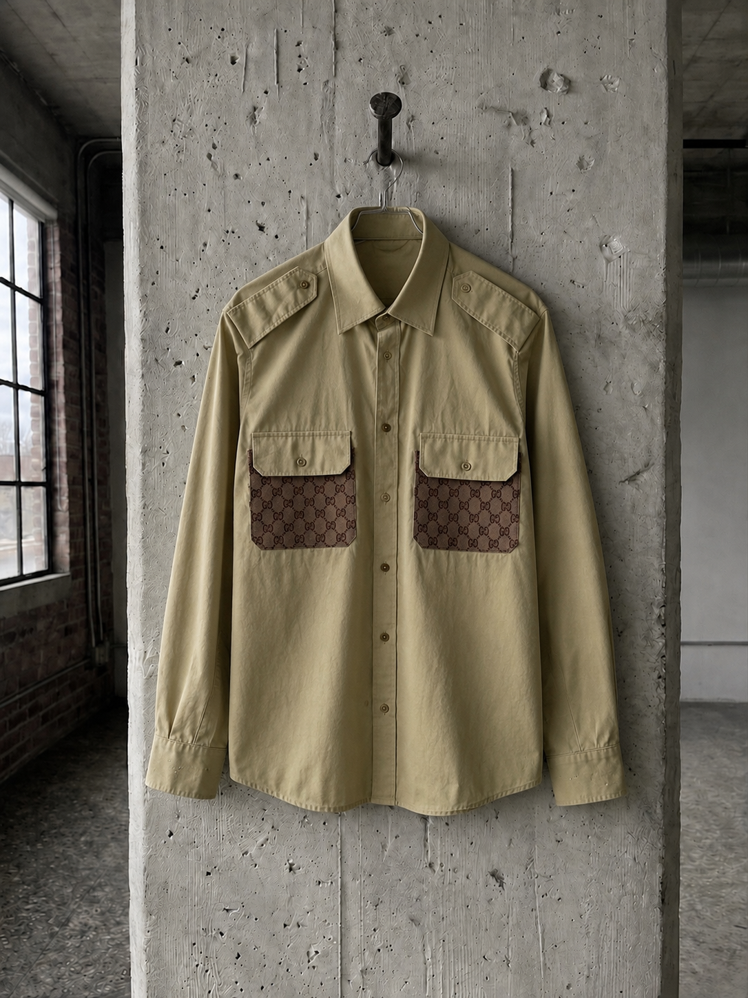 Camicia ‘je suis trop Gucci’ reworked