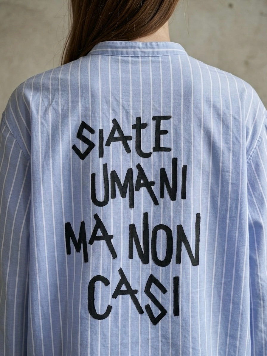 Camicia rouge ‘Siate umani’ hand printed