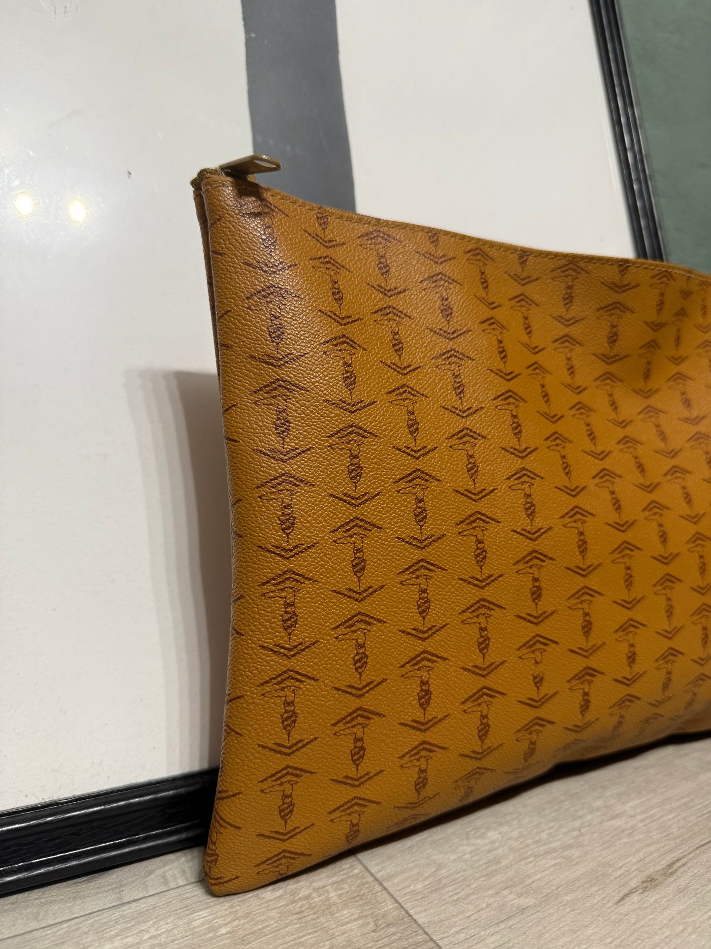 Pochette monogram Trussardi