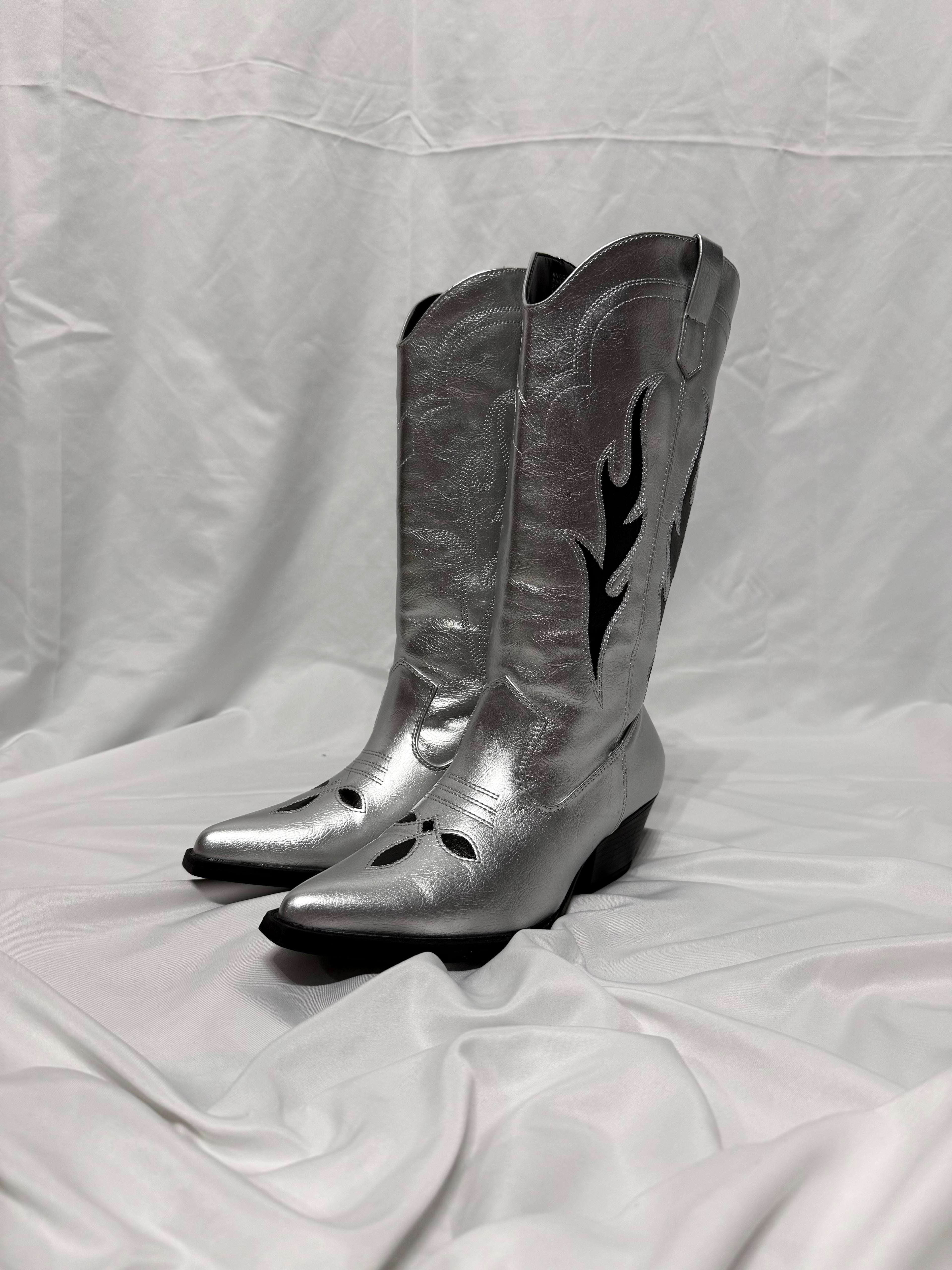 Texano argento ‘ Black flames ’ handmade