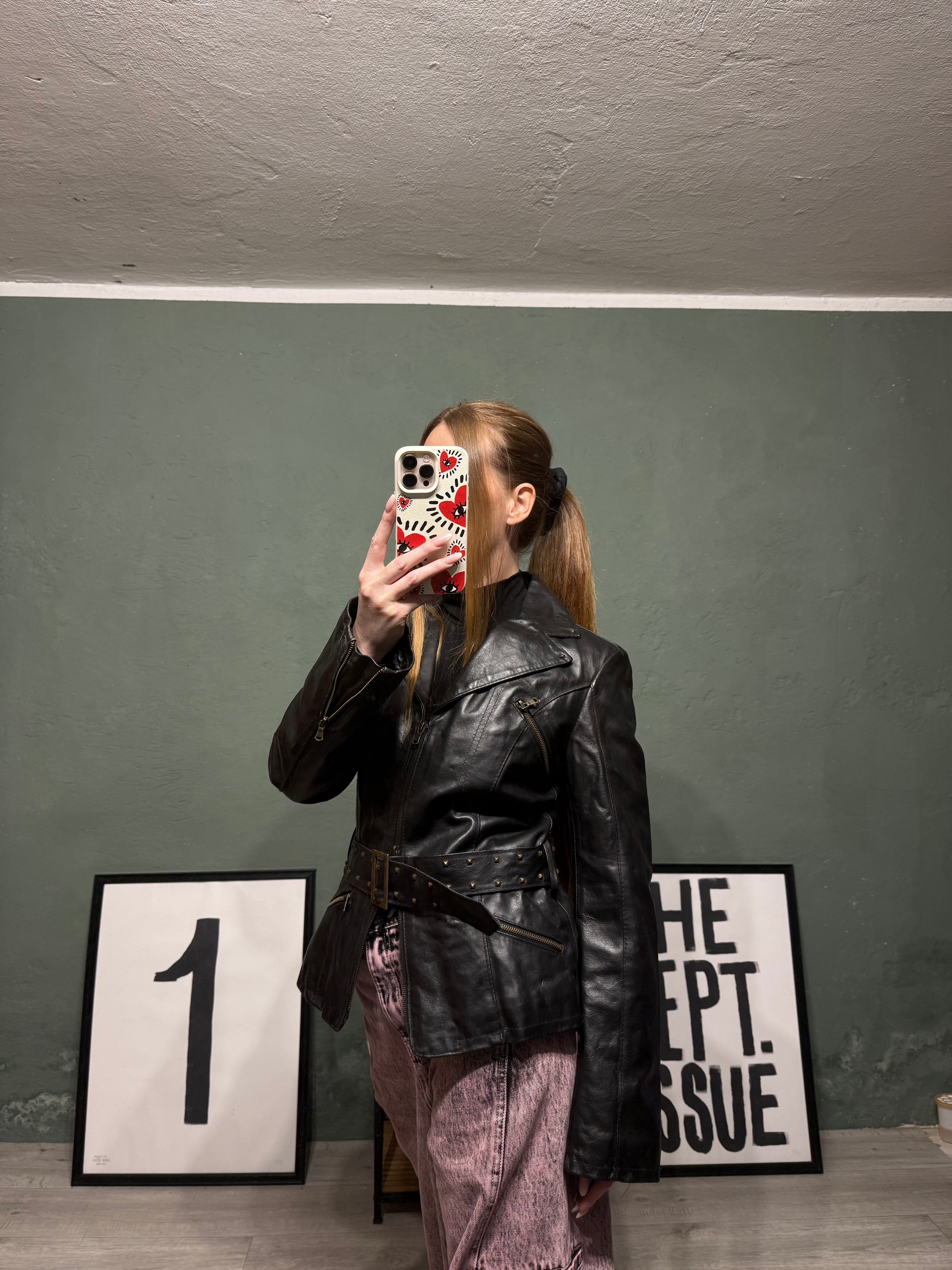 Giacca in pelle borchie