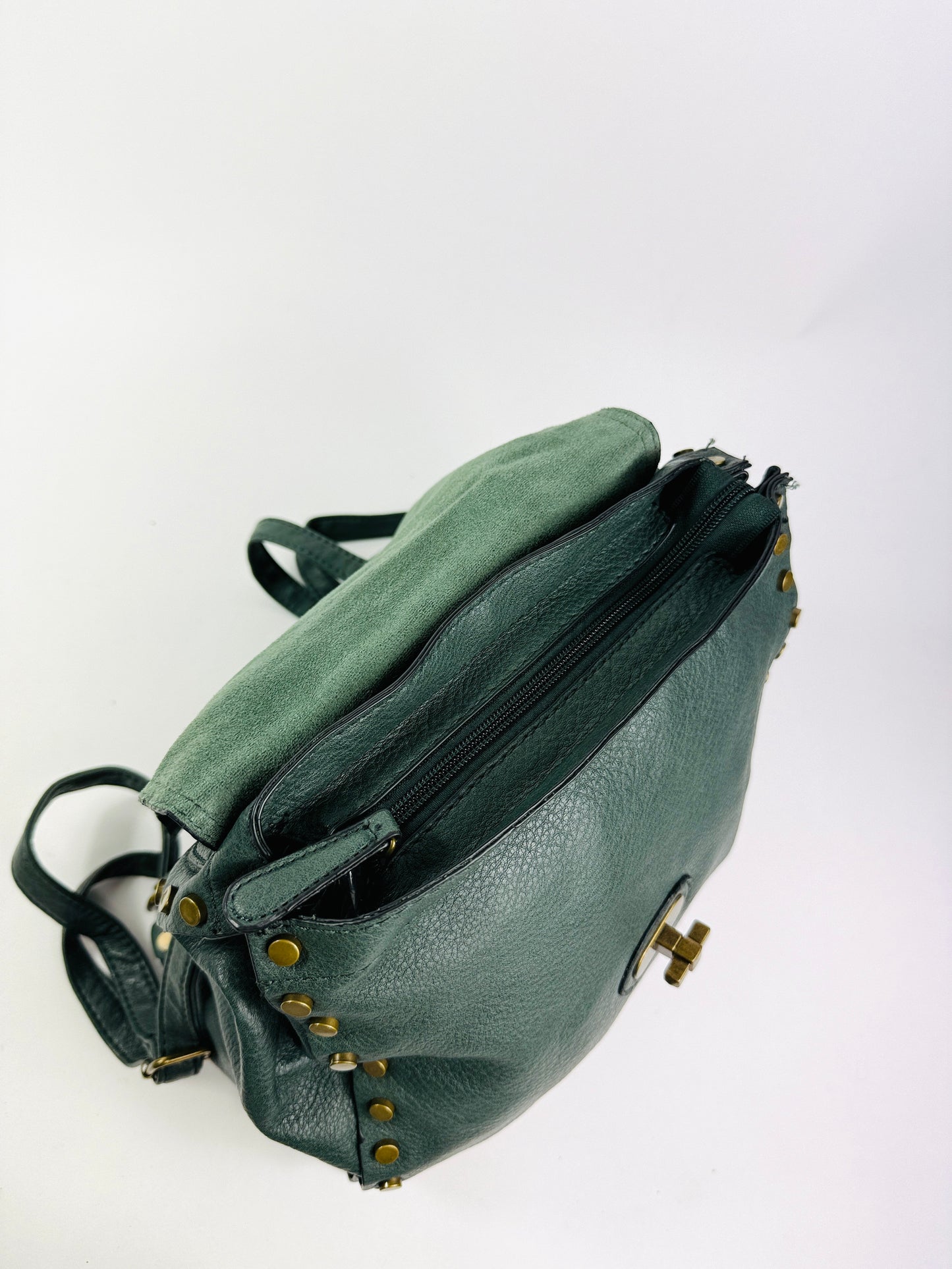 Zaino similpelle borchie verde bottiglia