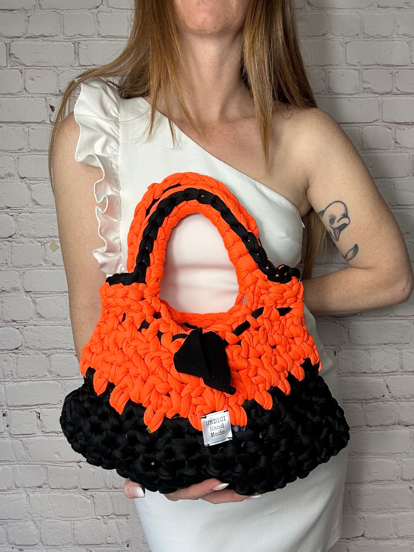 Fluo crochet bag