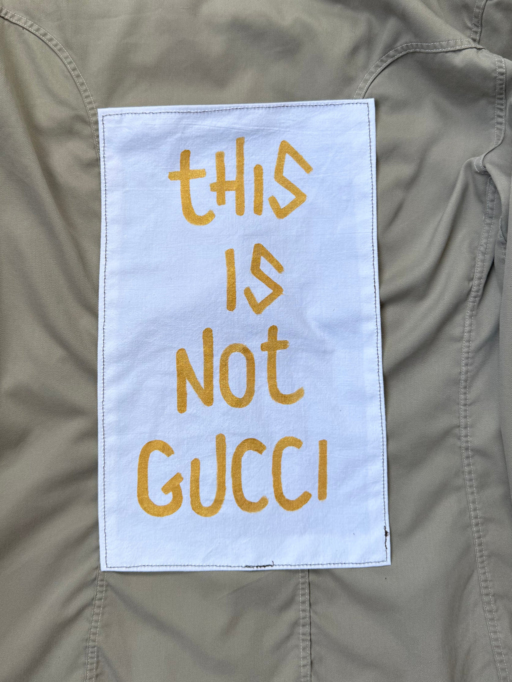 Camicia ‘this is not Gucci’ reworked