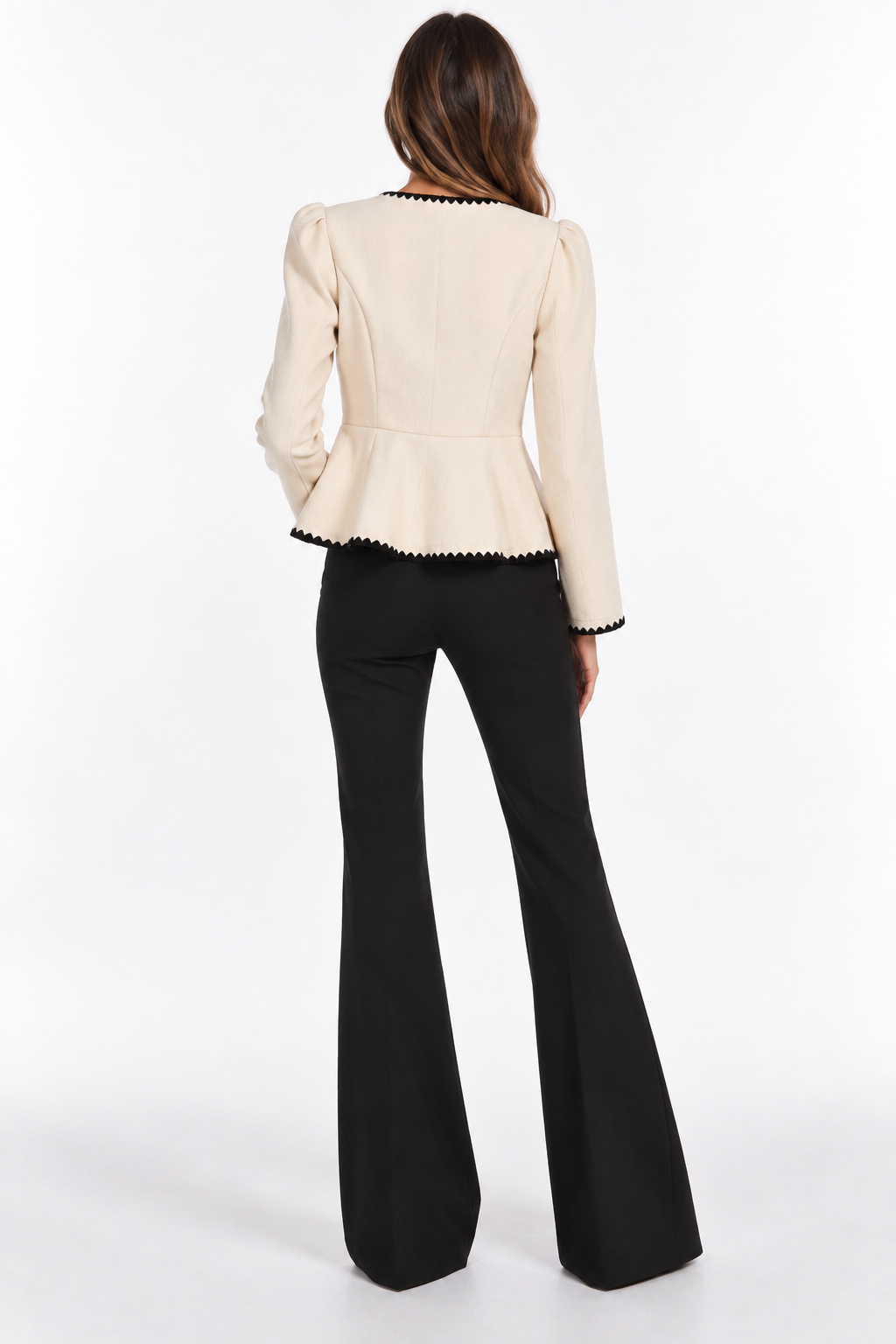 Blazer peplum con profili a contrasto
