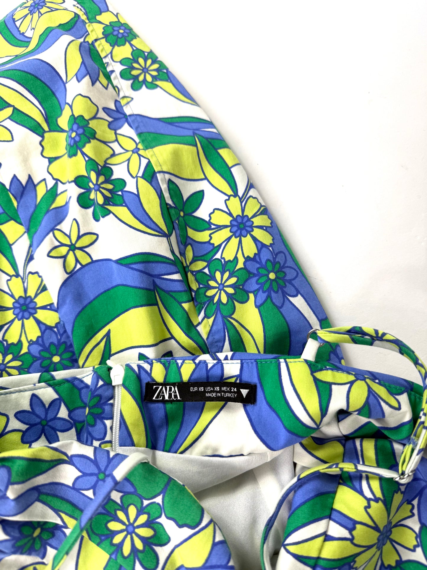 Abito fiorato cut out Zara