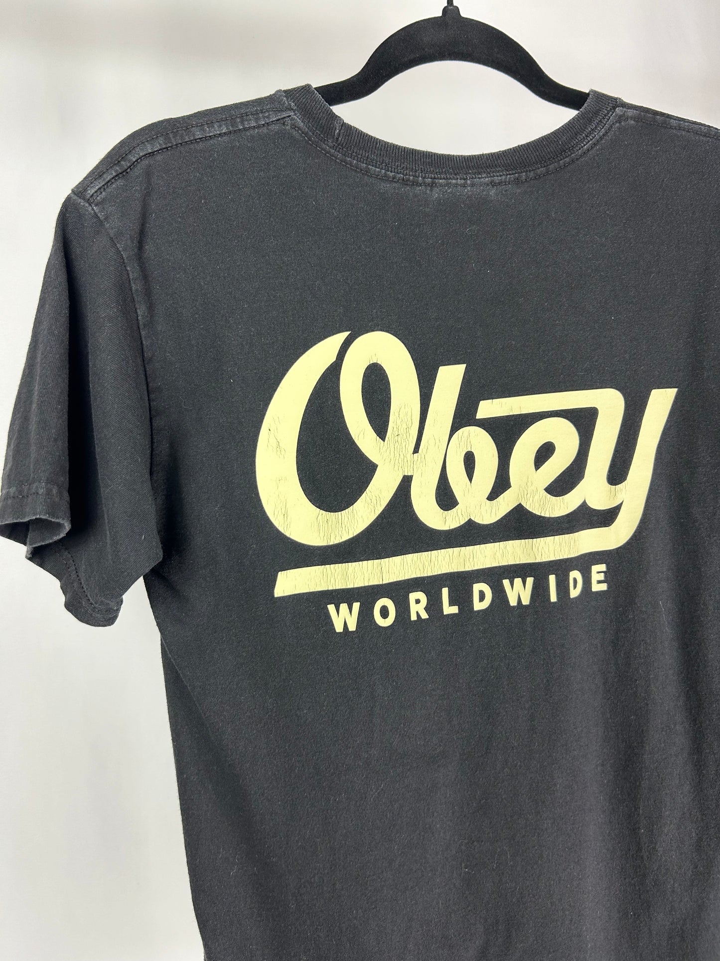 T-shirt stampa scritta Obey tg.S