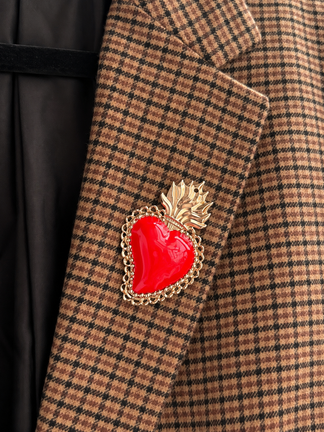 Blazer cut out ‘Más amor por favor’ Sacré-Cœur reworked