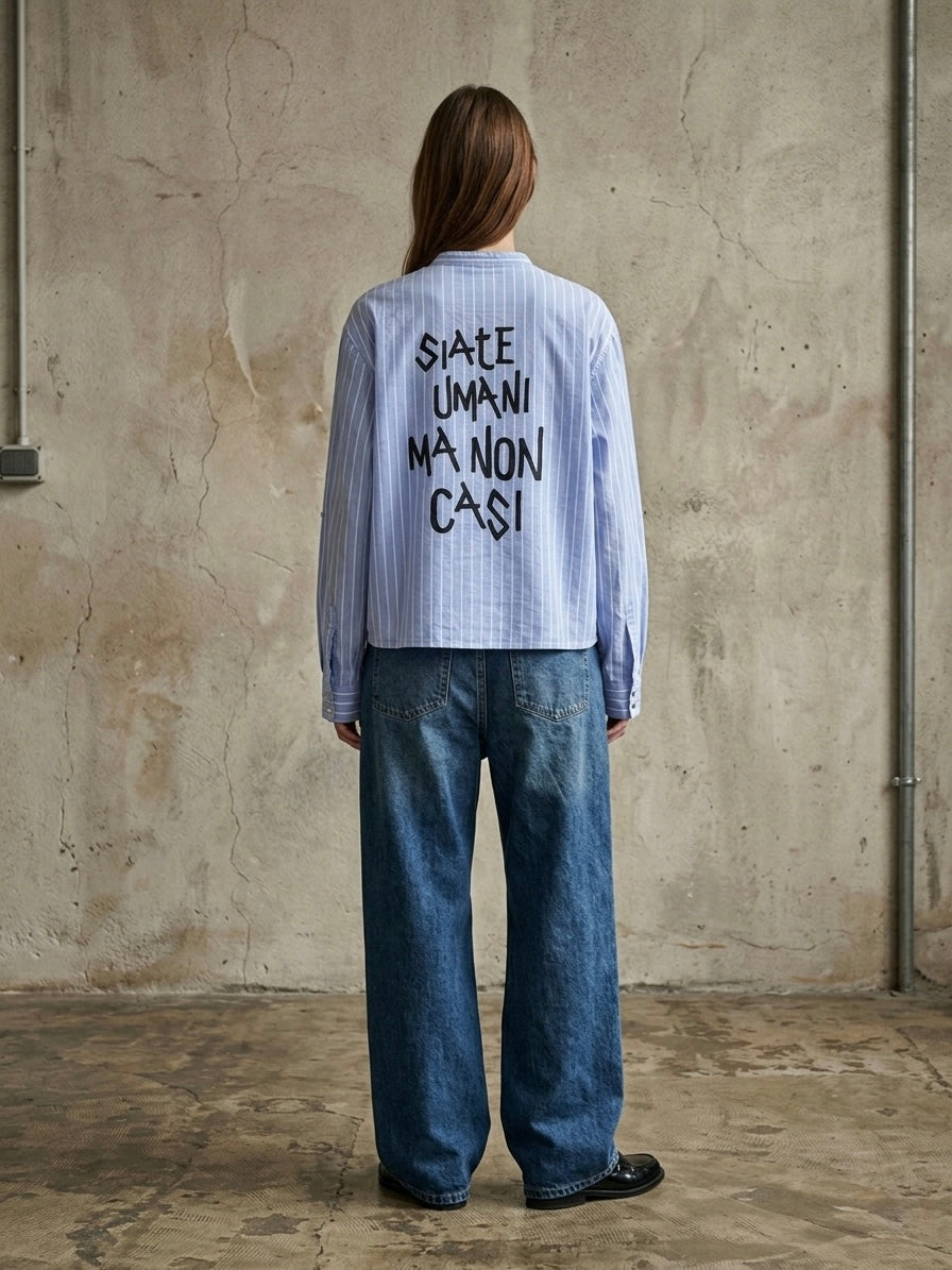 Camicia rouge ‘Siate umani’ hand printed