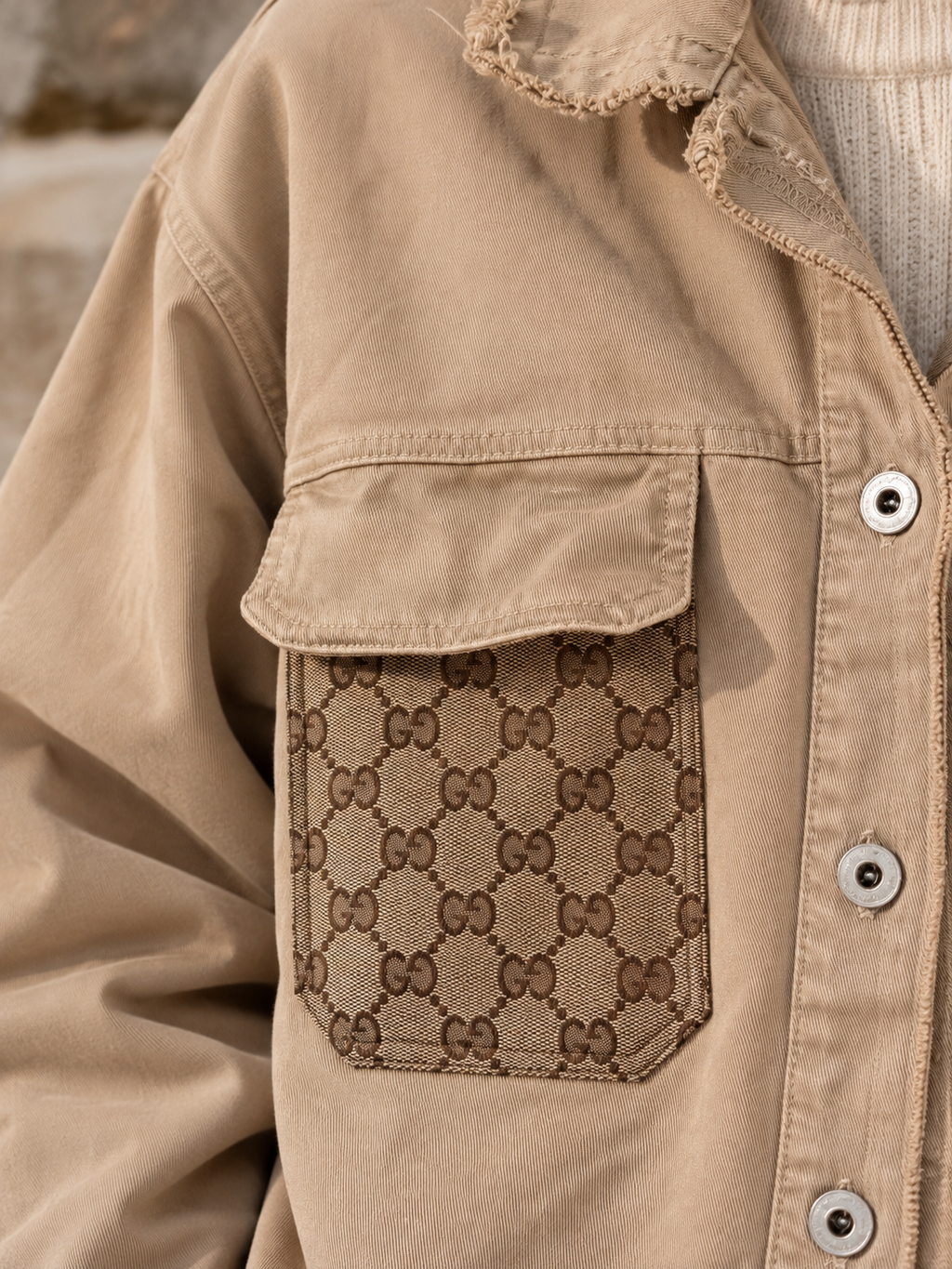 Giacca denim ‘I’m too Gucci’ reworked