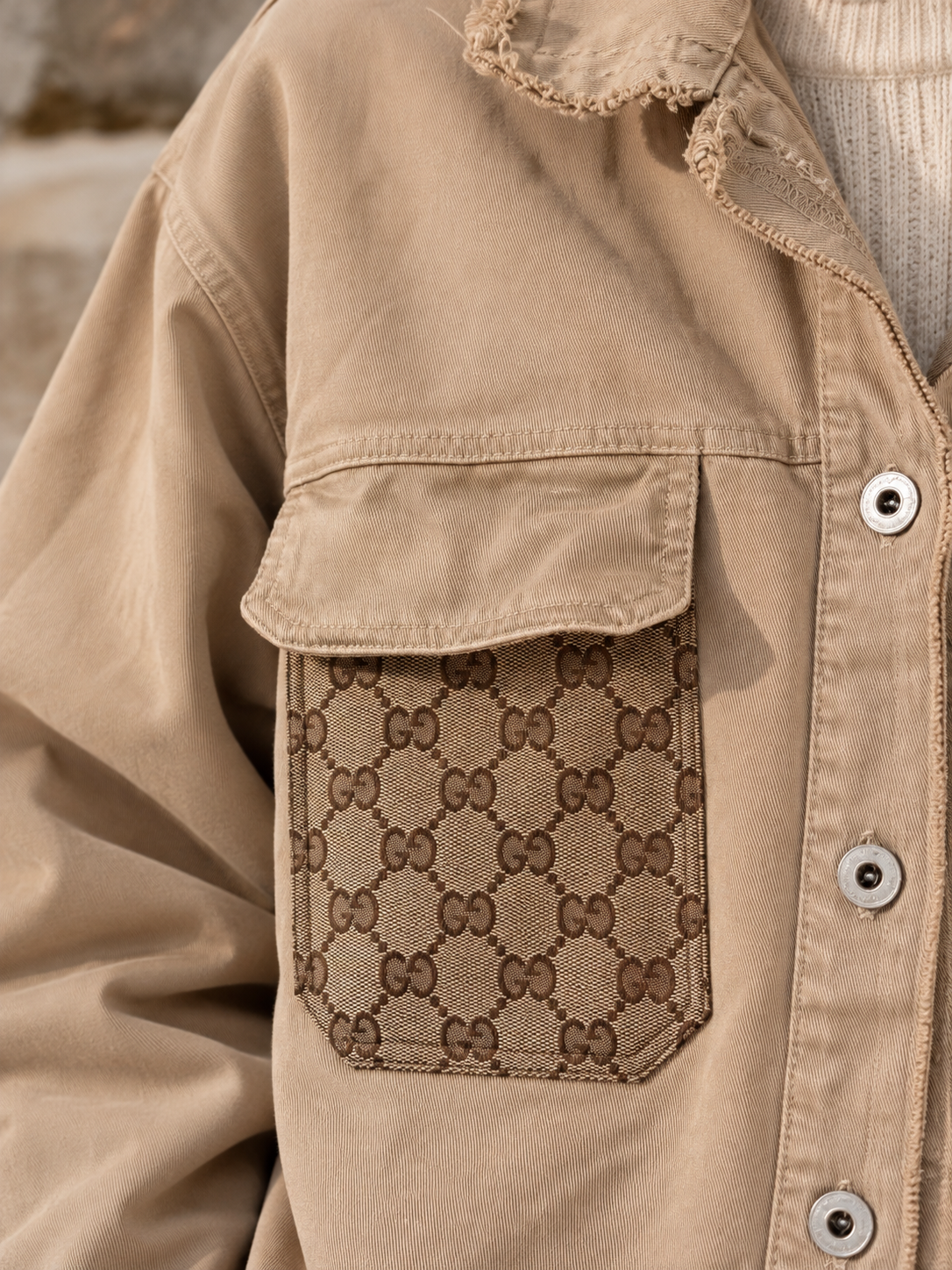 Giacca denim ‘I’m too Gucci’ reworked