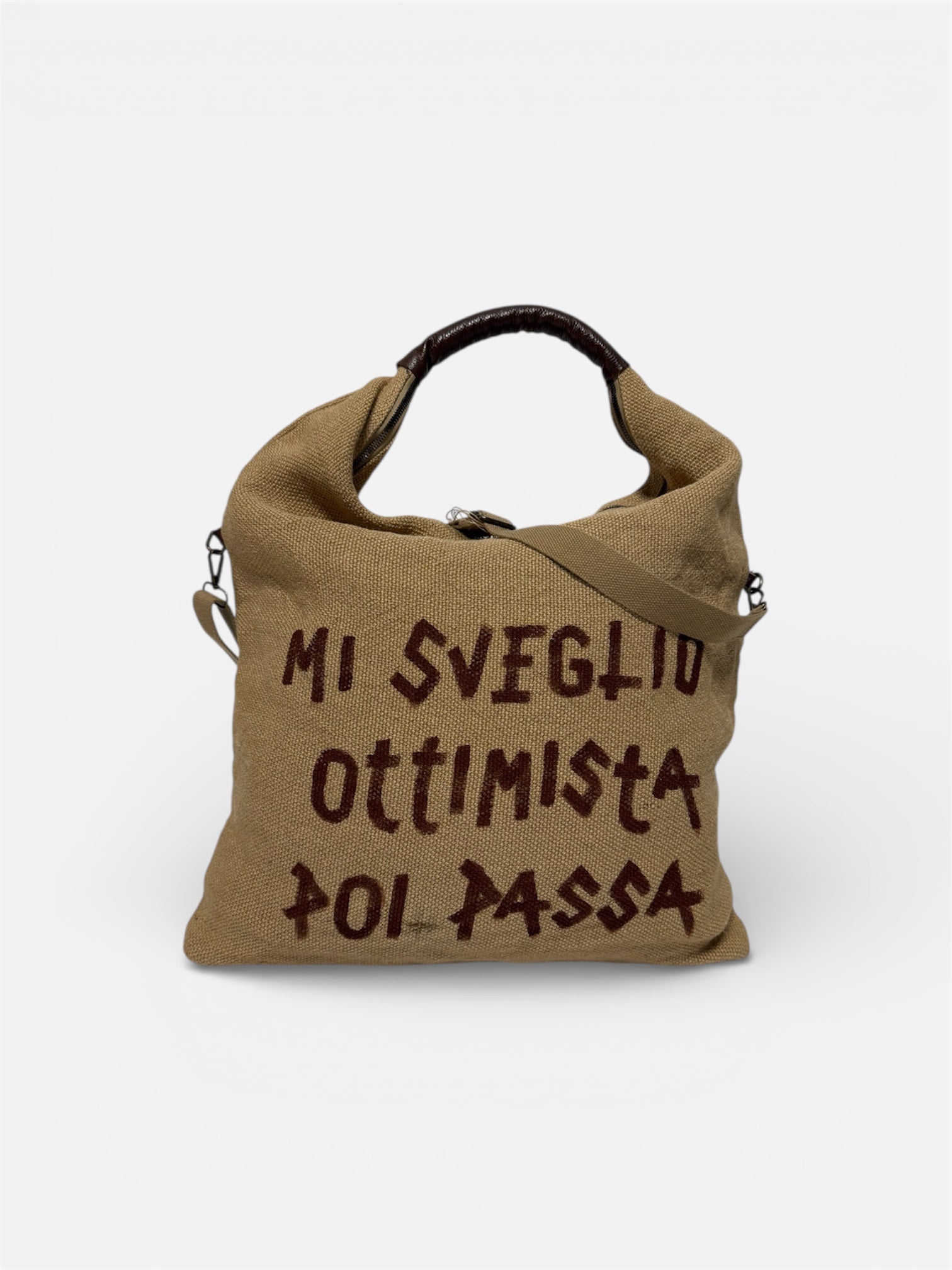 Borsa hobo juta ‘Mi sveglio ottimista poi passa’