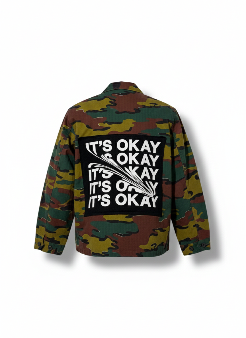 Giacca militare ‘It’s okay’ upcycling
