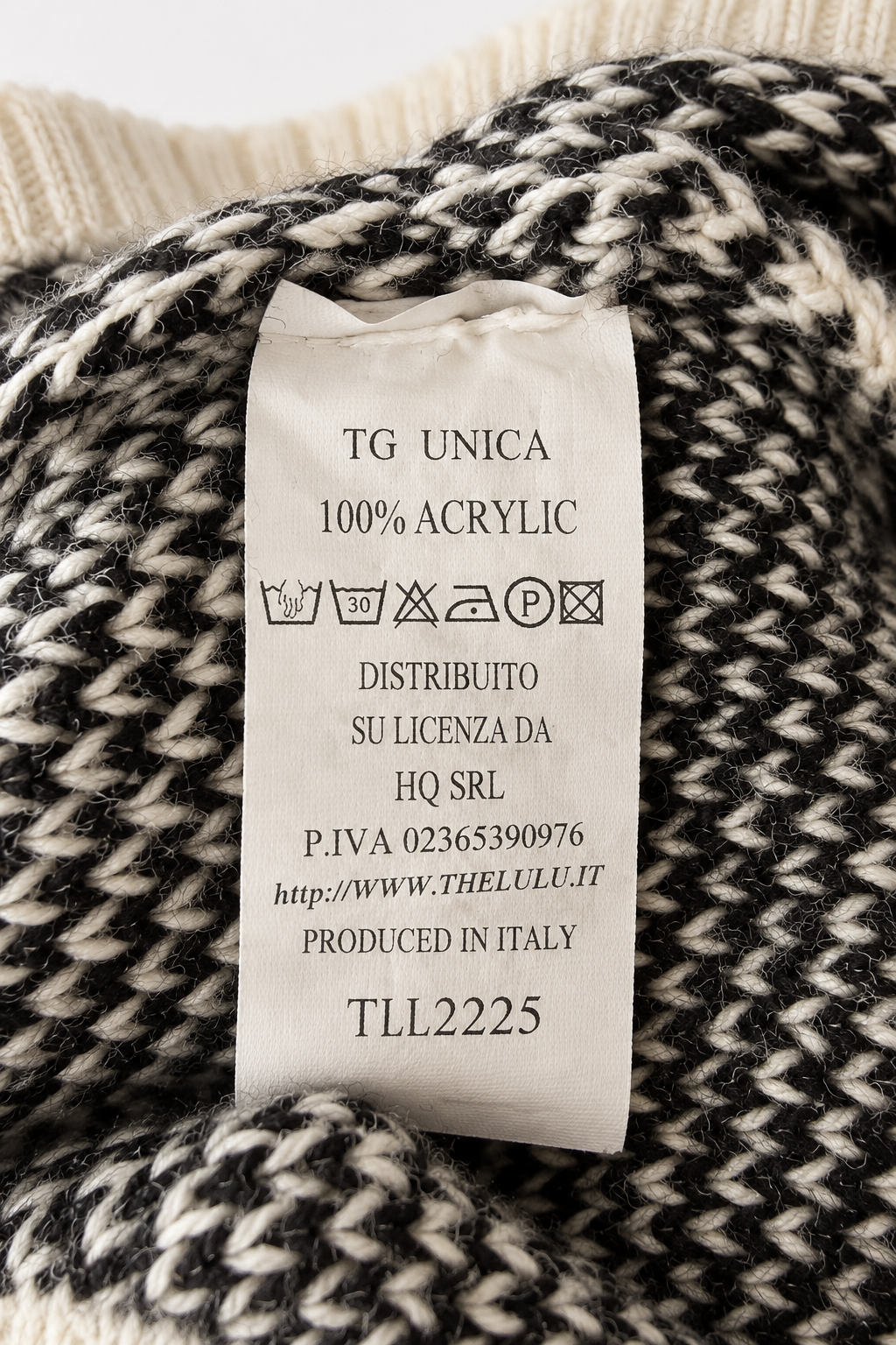 Maglione Oversize a Righe Nero e Panna con Cuore | The Lulù